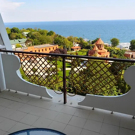 аркадийский дворец терраса прямой вид на море Appartement