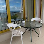аркадийский дворец терраса прямой вид на море Appartement Odessa
