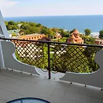 аркадийский дворец терраса прямой вид на море Appartement